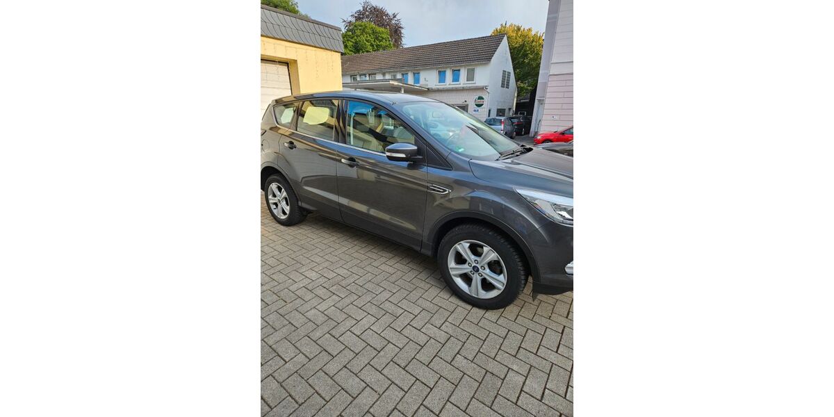 Ford Kuga 83.000 km 11.400 &euro; Schwelm 58332